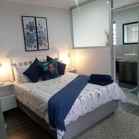 Fancy Pansy Apartment Germiston Exterior photo