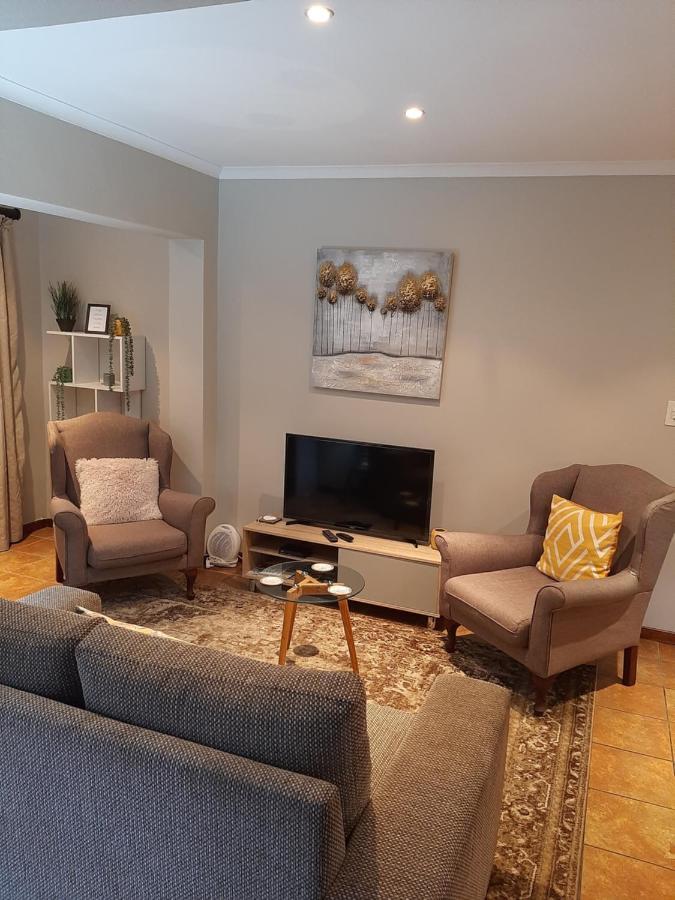 Fancy Pansy Apartment Germiston Exterior photo
