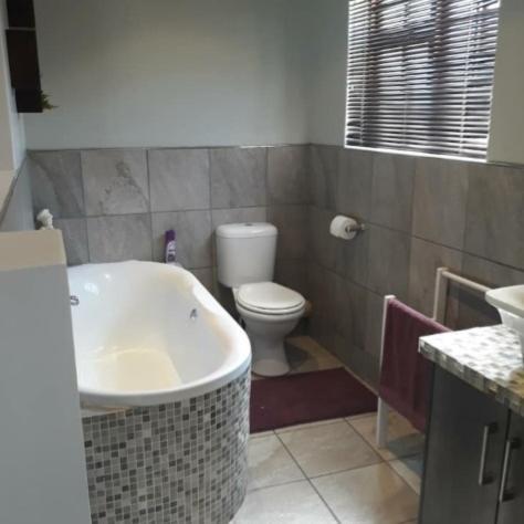 Fancy Pansy Apartment Germiston Exterior photo